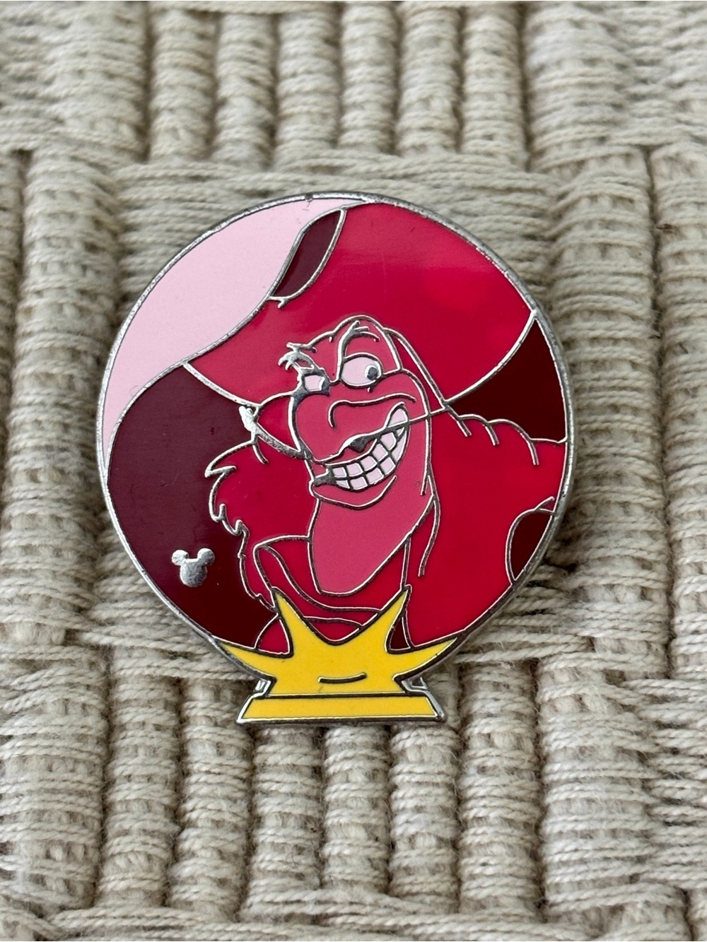 DISNEY 2007 Walt Disney World Captain Hook Crystal Ball Pin